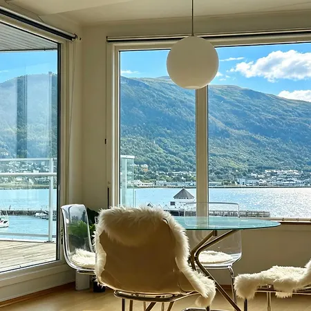 Appartement Spacious Seaview In Tromsø
